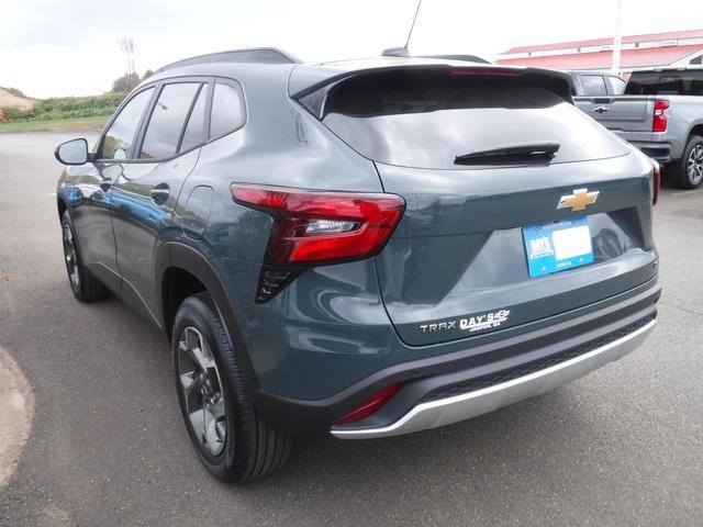 2025 Chevrolet Trax Vehicle Photo in JASPER, GA 30143-8655