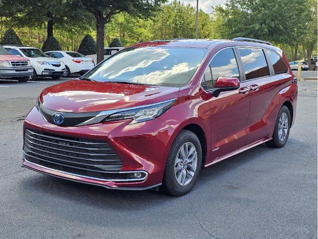 2021 Toyota Sienna Vehicle Photo in Auburn, AL 36832-6638