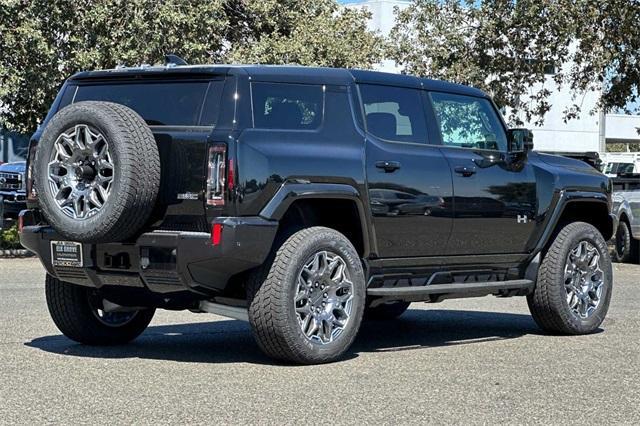 2025 GMC HUMMER EV SUV Vehicle Photo in ELK GROVE, CA 95757-8703