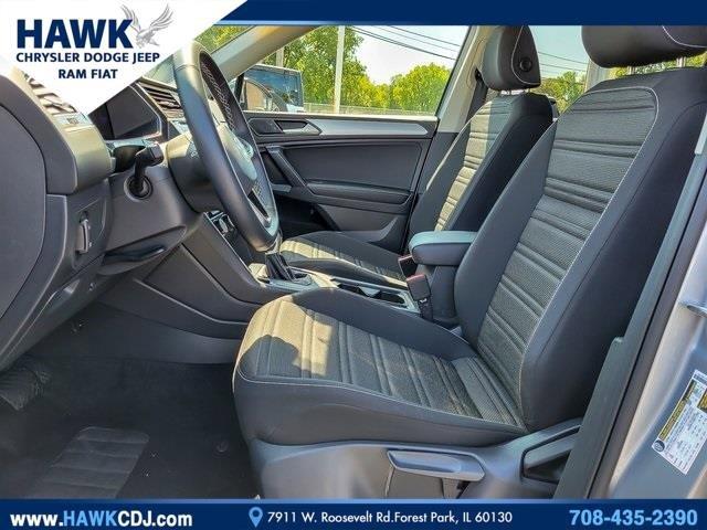 2024 Volkswagen Tiguan Vehicle Photo in Saint Charles, IL 60174