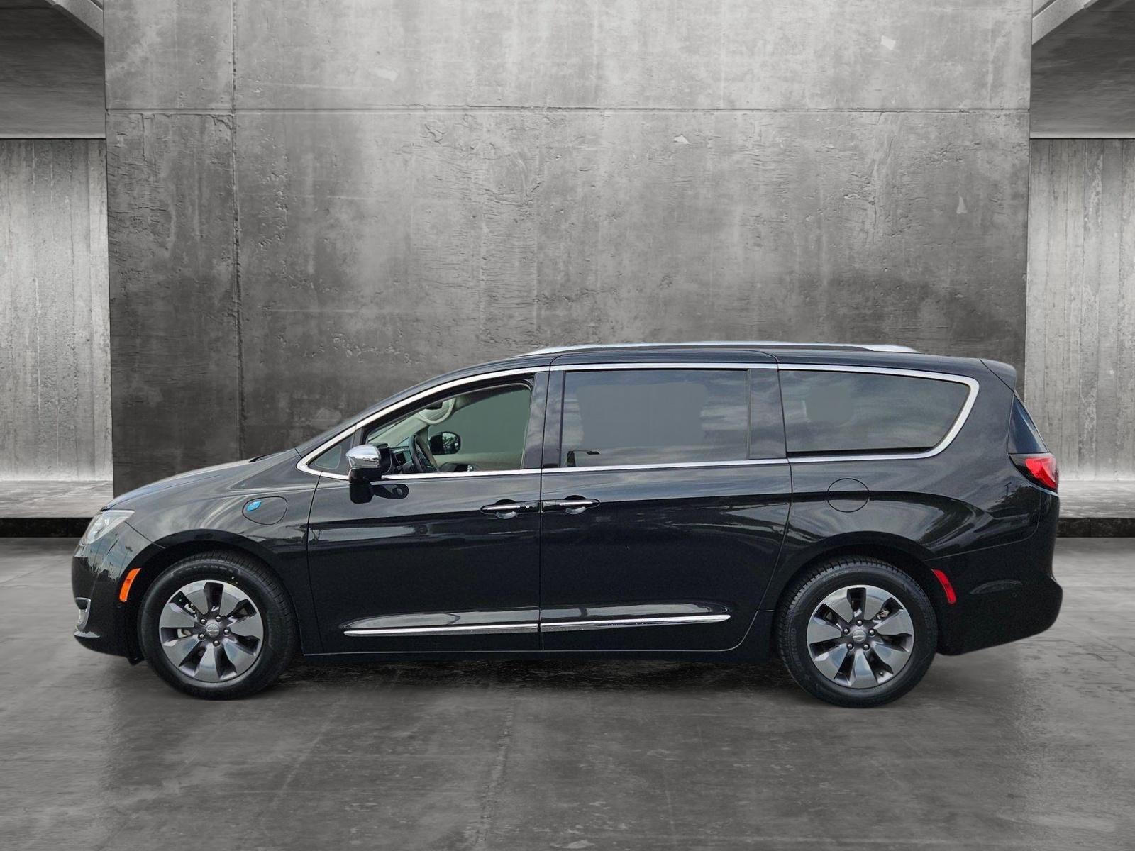 2018 Chrysler Pacifica Vehicle Photo in GILBERT, AZ 85297-0446