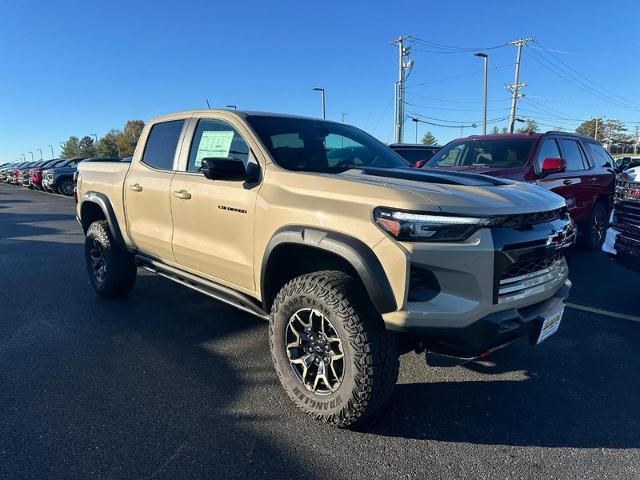 2024 Chevrolet Colorado Vehicle Photo in COLUMBIA, MO 65203-3903