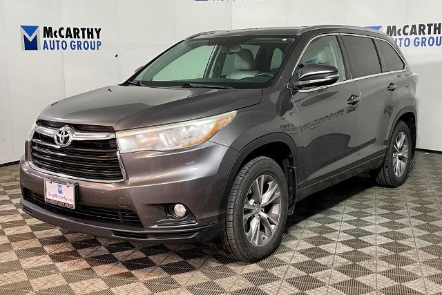 Used 2015 Toyota Highlander XLE with VIN 5TDJKRFH6FS075338 for sale in Blue Springs, MO