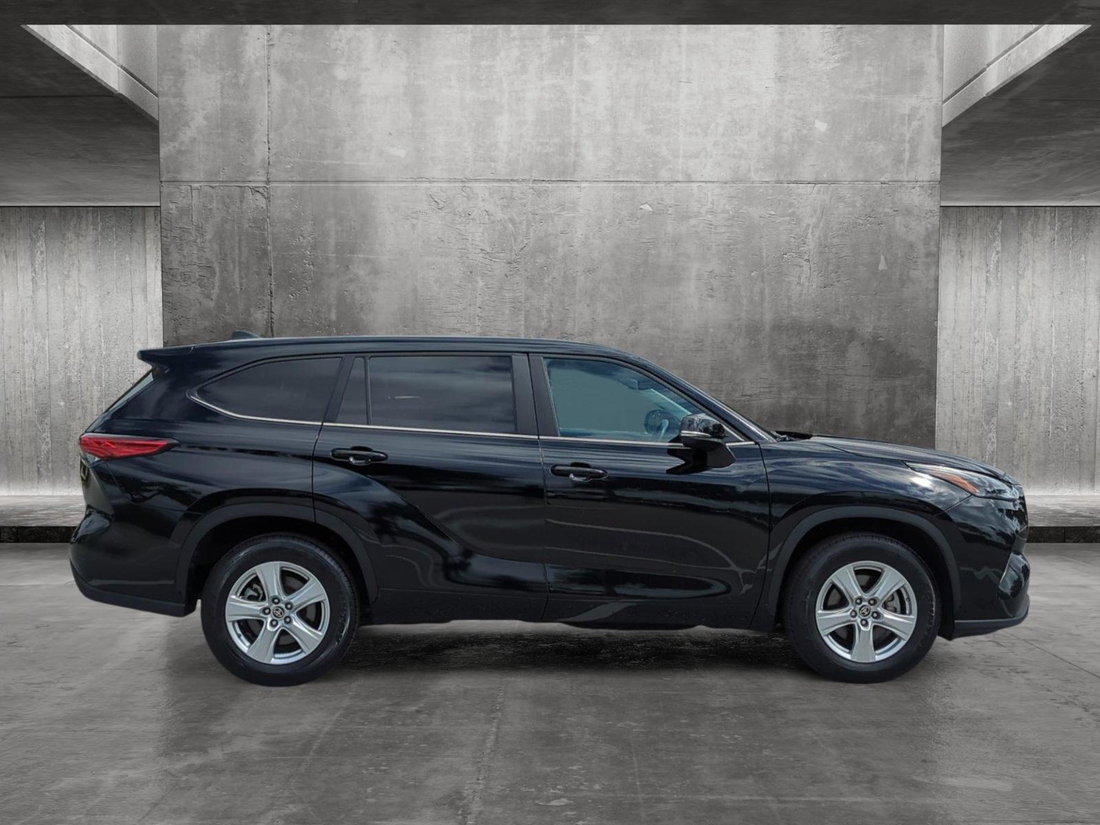 2023 Toyota Highlander Vehicle Photo in Ft. Myers, FL 33907