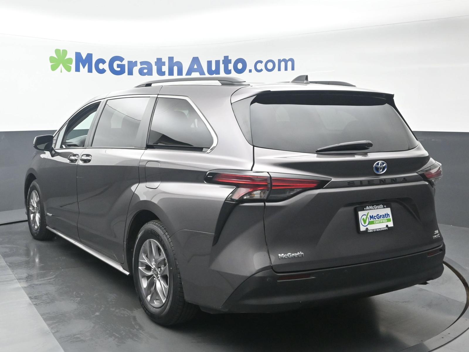 2021 Toyota Sienna Vehicle Photo in Cedar Rapids, IA 52402