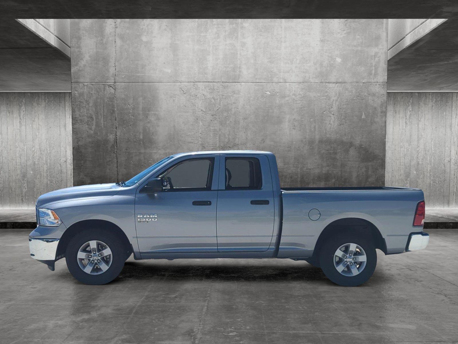 2024 Ram 1500 Classic Vehicle Photo in Pembroke Pines, FL 33027