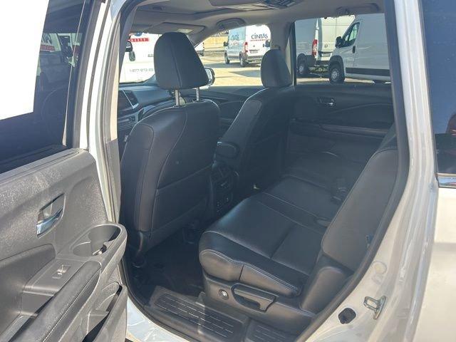 2017 Honda Pilot Vehicle Photo in MEDINA, OH 44256-9631