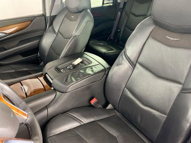 2015 Cadillac Escalade Vehicle Photo in ALLIANCE, OH 44601-4622