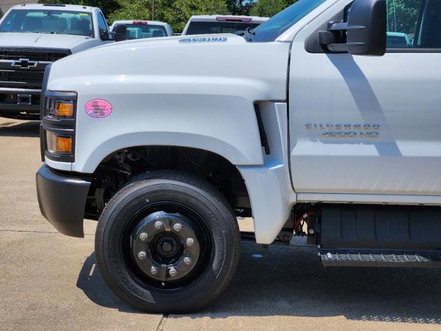 2024 Chevrolet Silverado Chassis Cab Vehicle Photo in Weatherford, TX 76087