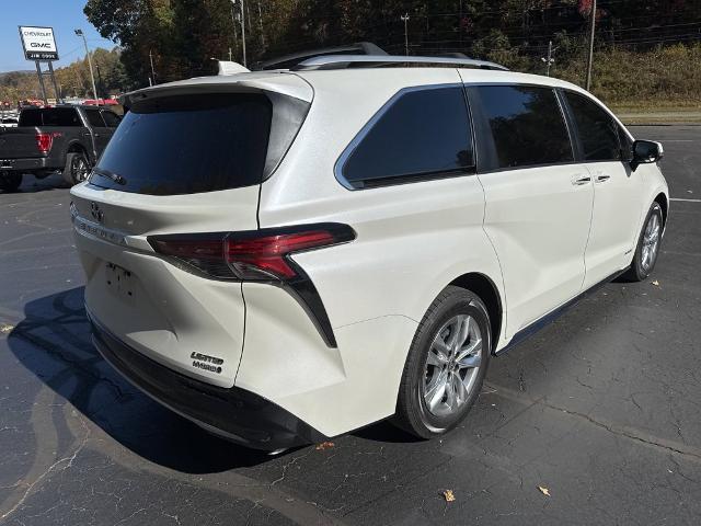 2021 Toyota Sienna Vehicle Photo in MARION, NC 28752-6372