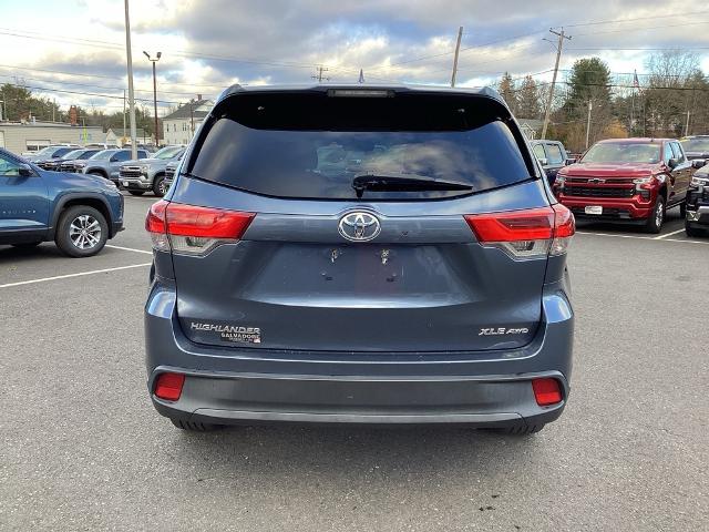 2019 Toyota Highlander Vehicle Photo in Gardner, MA 01440