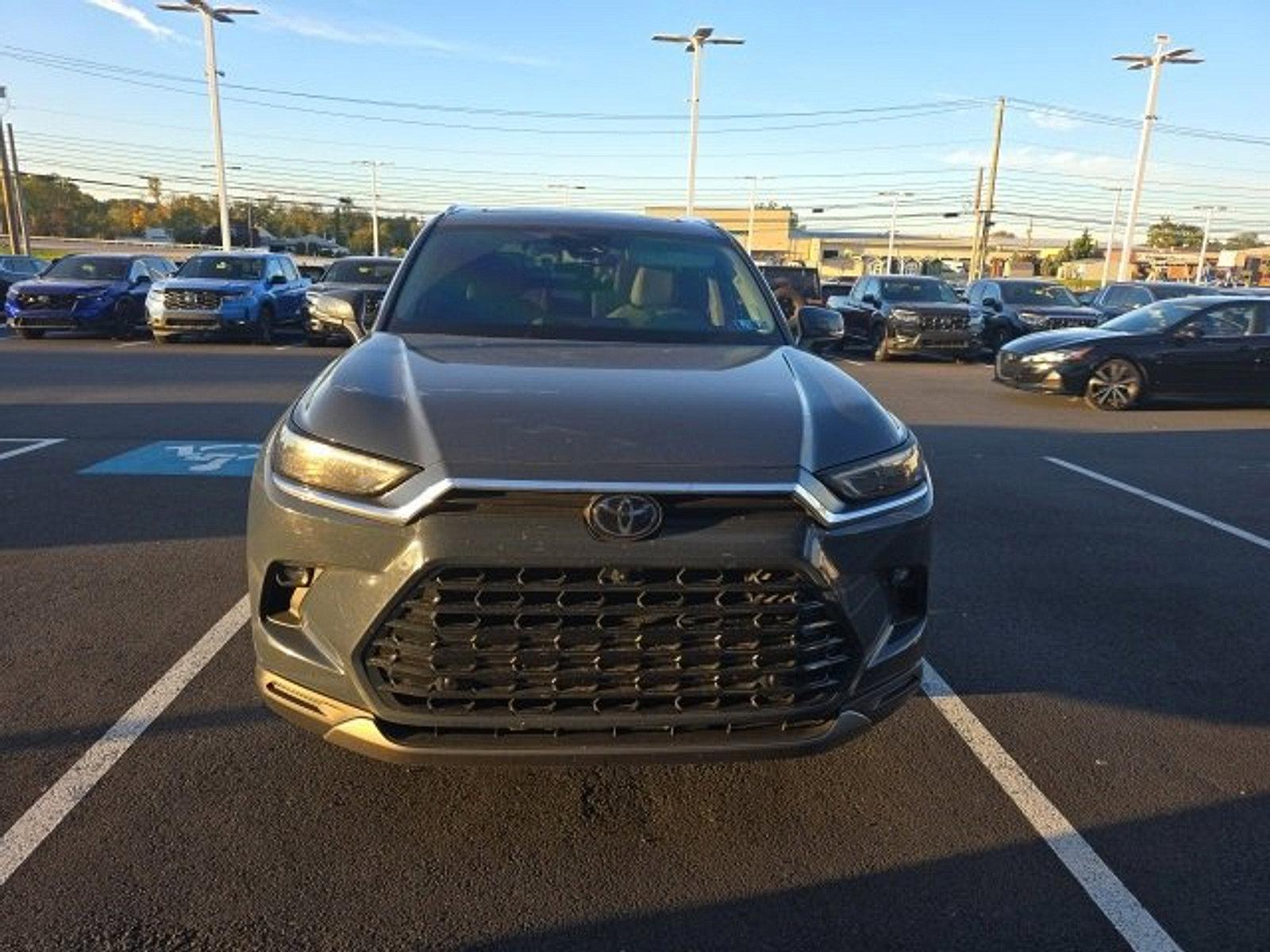 Used 2024 Toyota Grand Highlander Platinum with VIN 5TDAAAB51RS010076 for sale in Harrisburg, PA