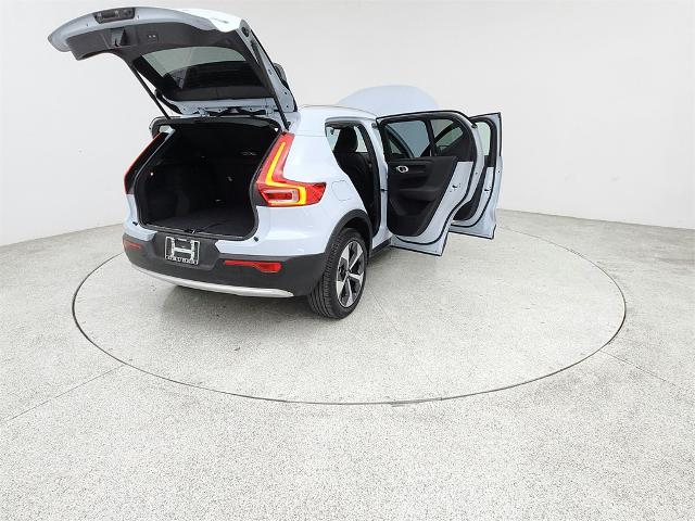 2024 Volvo XC40 Vehicle Photo in Grapevine, TX 76051