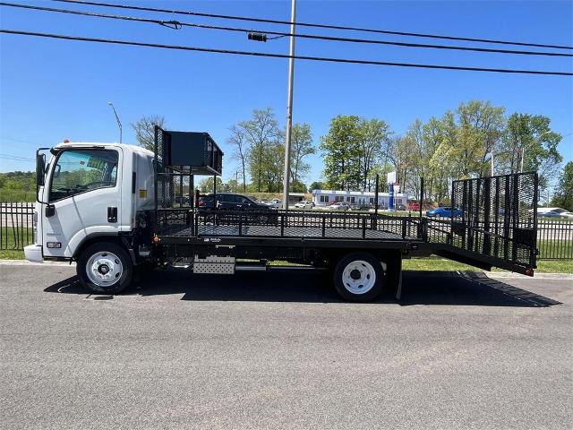 2024 Chevrolet 4500 HG LCF Gas Vehicle Photo in ALCOA, TN 37701-3235