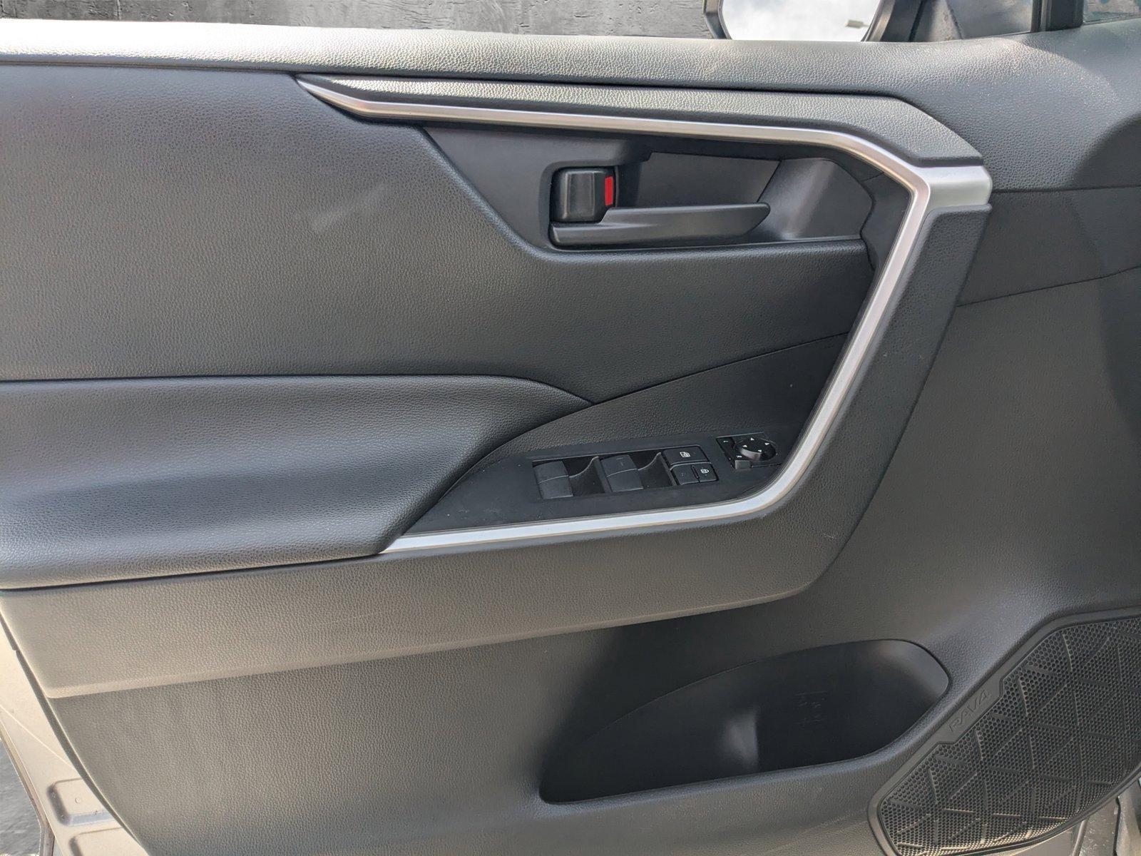 2020 Toyota RAV4 Vehicle Photo in Winter Park, FL 32792