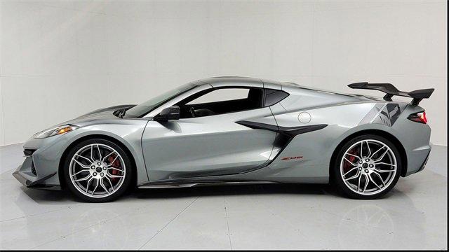 Used 2024 Chevrolet Corvette 3LZ with VIN 1G1YF2D36R5606090 for sale in Dearborn, MI