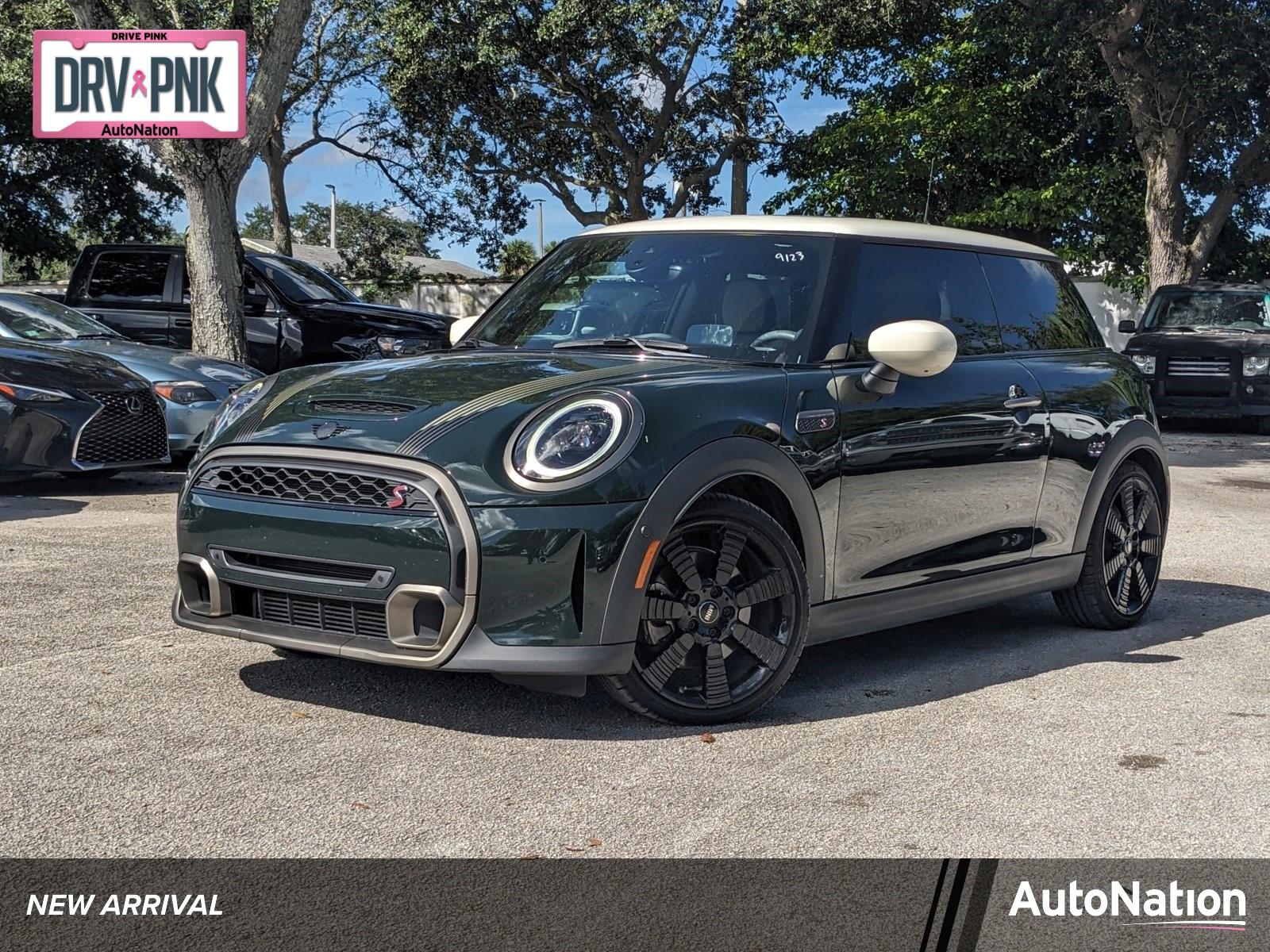 2023 MINI Hardtop 2 Door Vehicle Photo in GREENACRES, FL 33463-3207