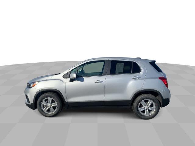 2024 Chevrolet Trax Vehicle Photo in MOON TOWNSHIP, PA 15108-2571