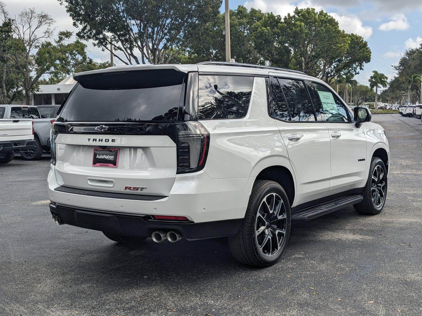 2025 Chevrolet Tahoe Vehicle Photo in GREENACRES, FL 33463-3207