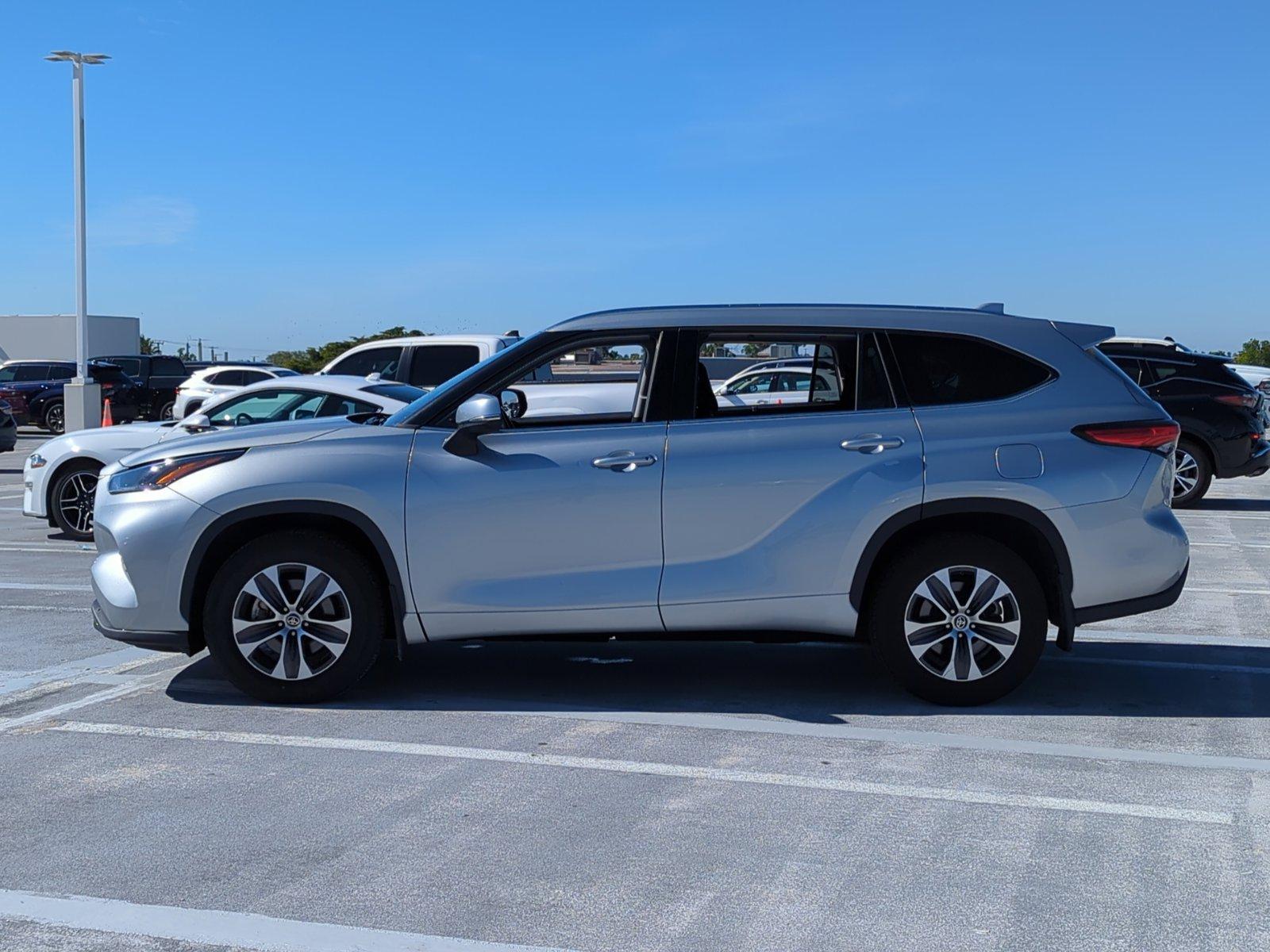 2021 Toyota Highlander Vehicle Photo in Ft. Myers, FL 33907