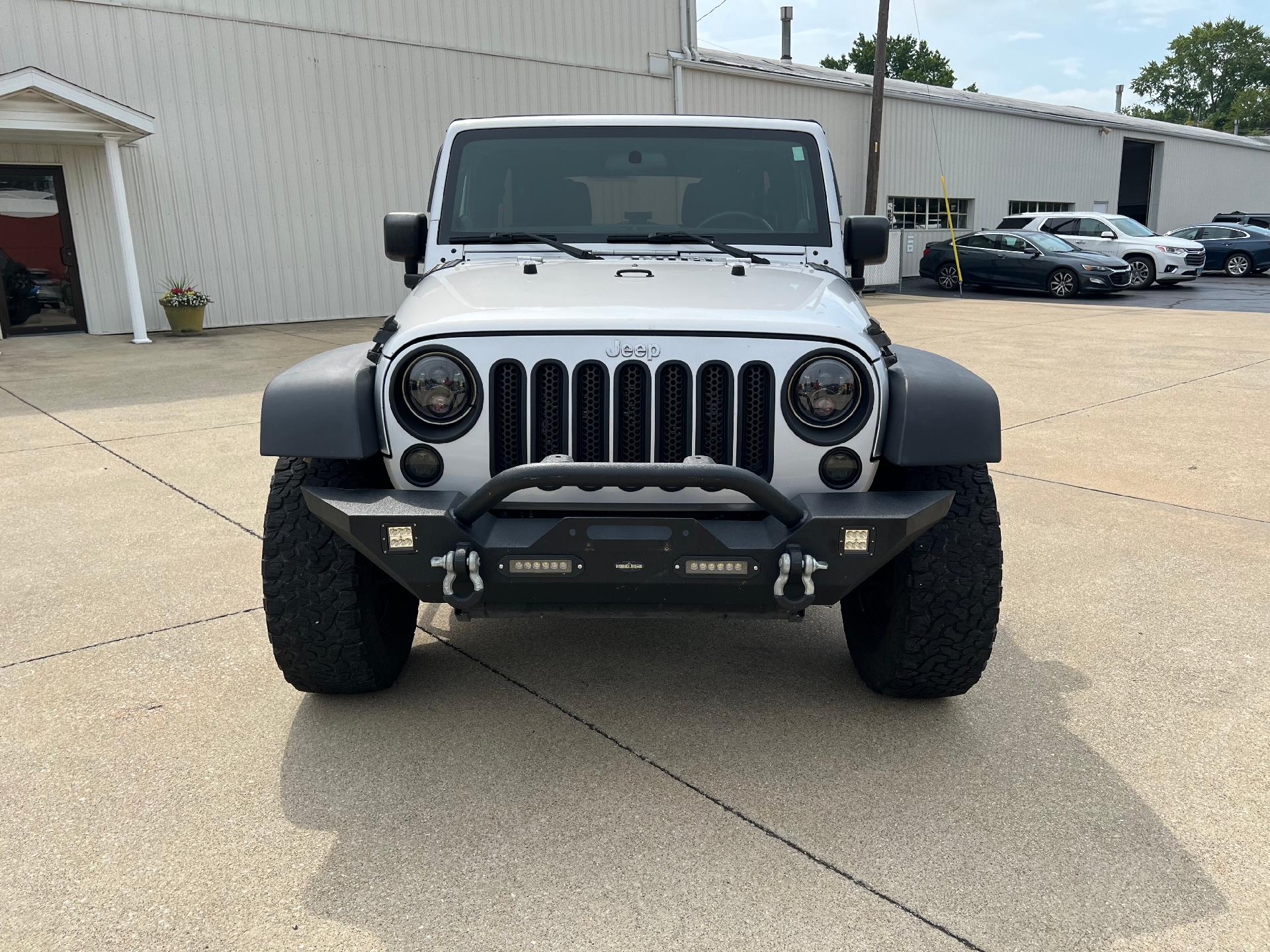 Used 2012 Jeep Wrangler Unlimited Sahara with VIN 1C4BJWEG6CL272005 for sale in Vandalia, IL