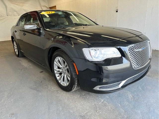 2017 Chrysler 300 Vehicle Photo in RED SPRINGS, NC 28377-1640