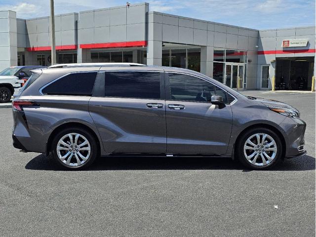 2023 Toyota Sienna Vehicle Photo in Auburn, AL 36832-6638