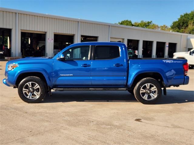 2017 Toyota Tacoma Vehicle Photo in GAINESVILLE, TX 76240-2013