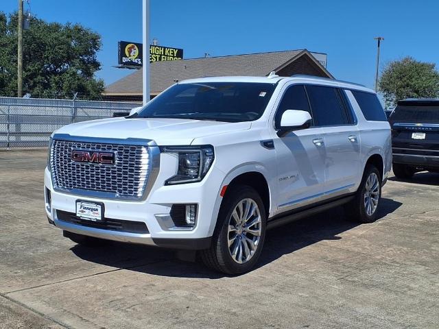 2024 GMC Yukon XL Vehicle Photo in ROSENBERG, TX 77471-5675