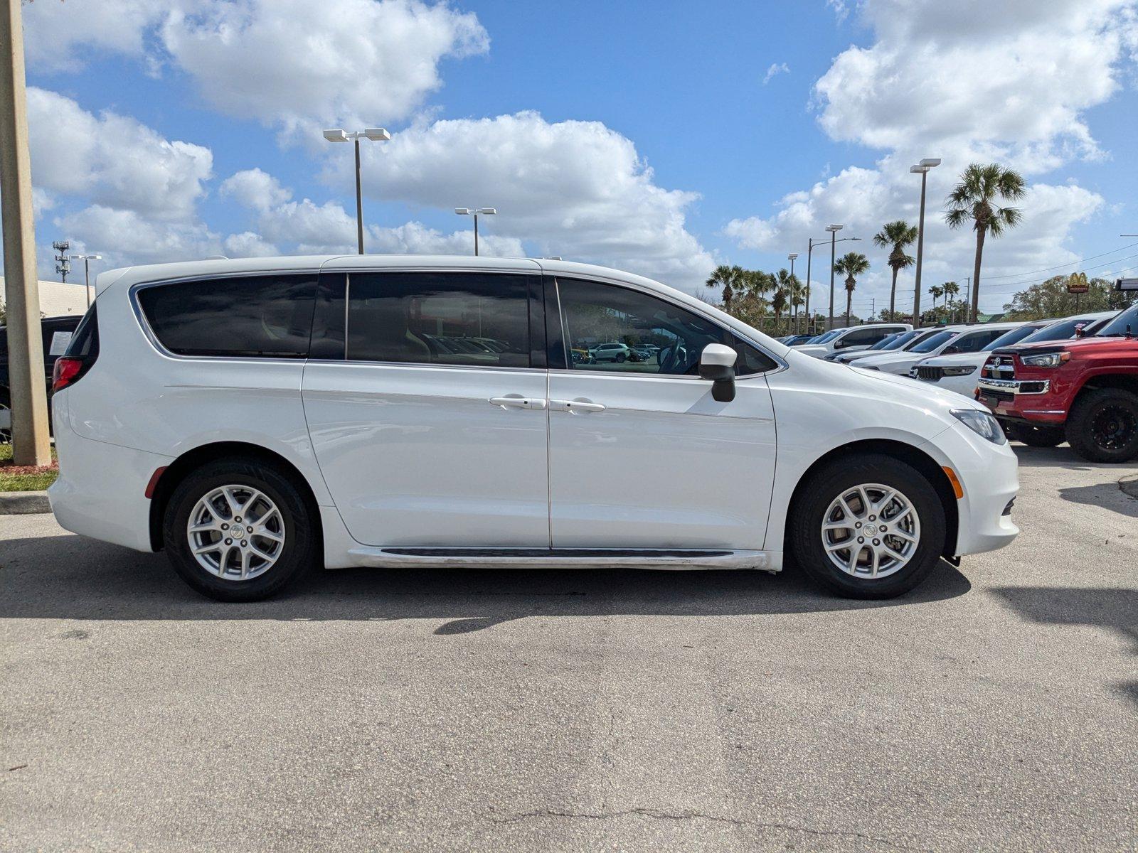 2017 Chrysler Pacifica Vehicle Photo in Winter Park, FL 32792