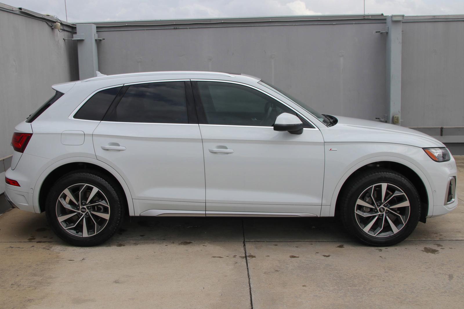 2022 Audi Q5 Vehicle Photo in SUGAR LAND, TX 77478