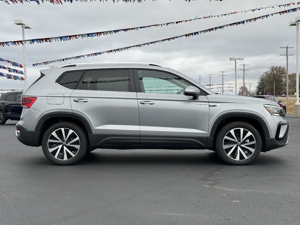 2022 Volkswagen Taos Vehicle Photo in BOONVILLE, IN 47601-9633