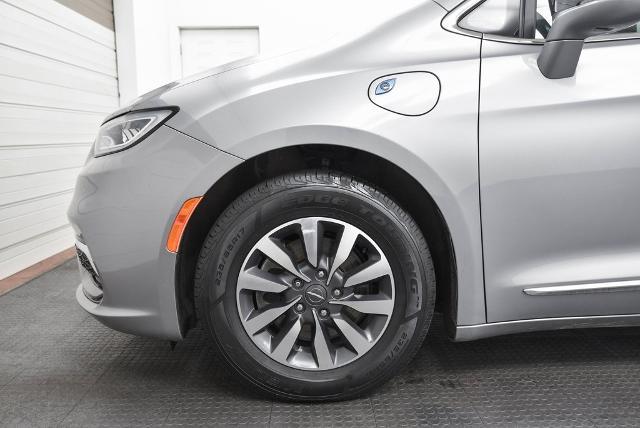 2021 Chrysler Pacifica Vehicle Photo in Akron, OH 44312