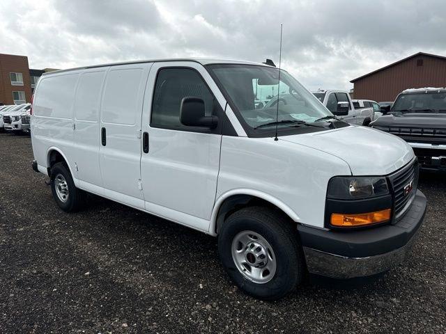 2024 GMC Savana Cargo 3500 Vehicle Photo in MEDINA, OH 44256-9631