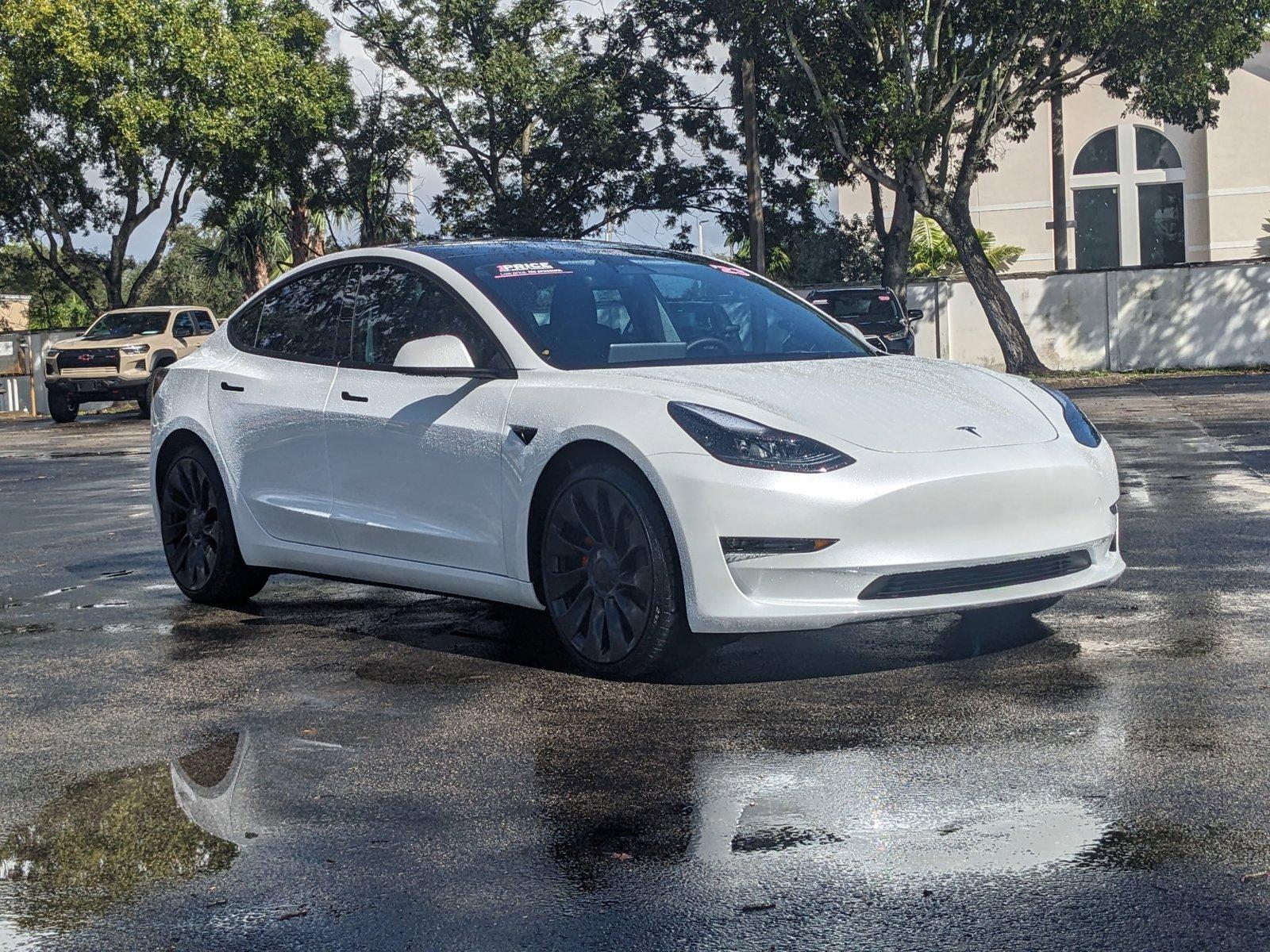 2023 Tesla Model 3 Vehicle Photo in GREENACRES, FL 33463-3207