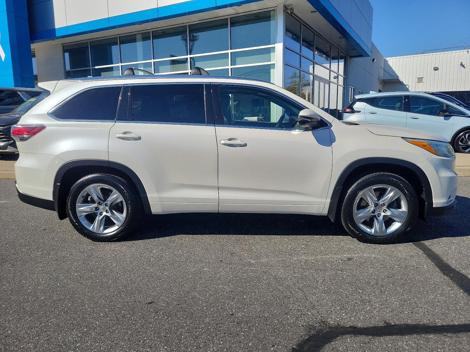 2015 Toyota Highlander Vehicle Photo in BETHLEHEM, PA 18017-9401