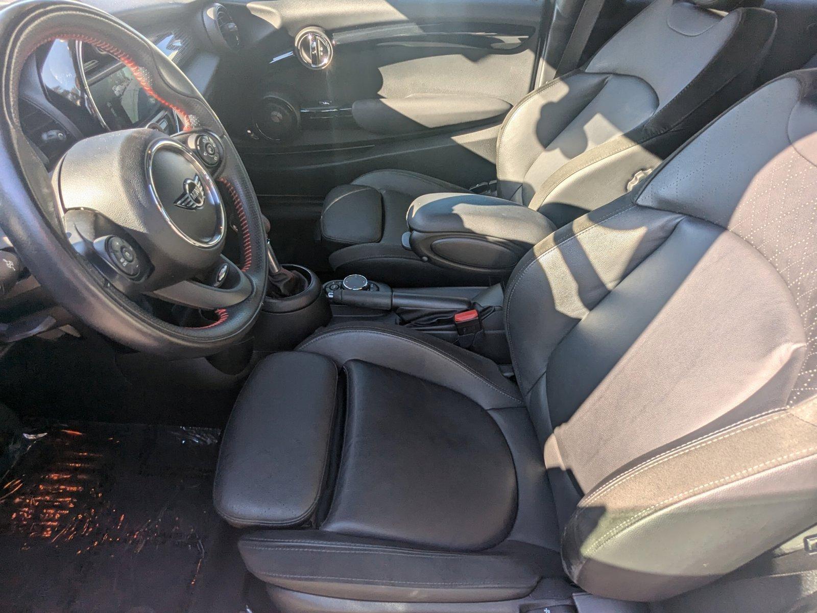 2019 MINI Cooper S Hardtop Vehicle Photo in Panama City, FL 32401