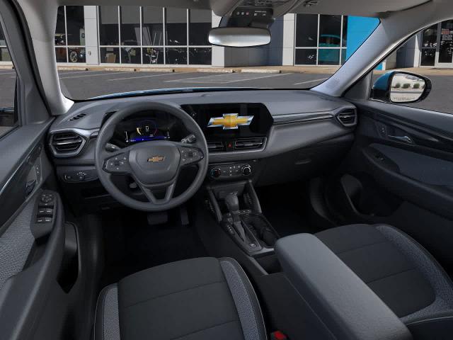 2025 Chevrolet Trailblazer Vehicle Photo in MOON TOWNSHIP, PA 15108-2571