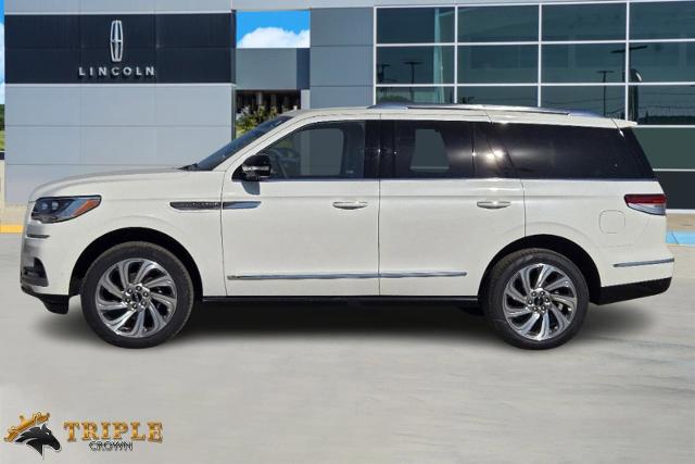 2024 Lincoln Navigator Vehicle Photo in Stephenville, TX 76401-3713