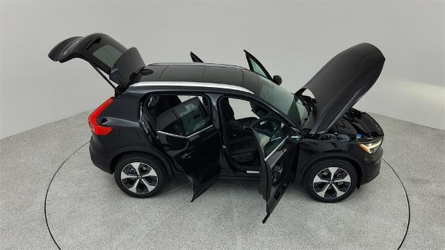 2024 Volvo XC40 Vehicle Photo in Grapevine, TX 76051