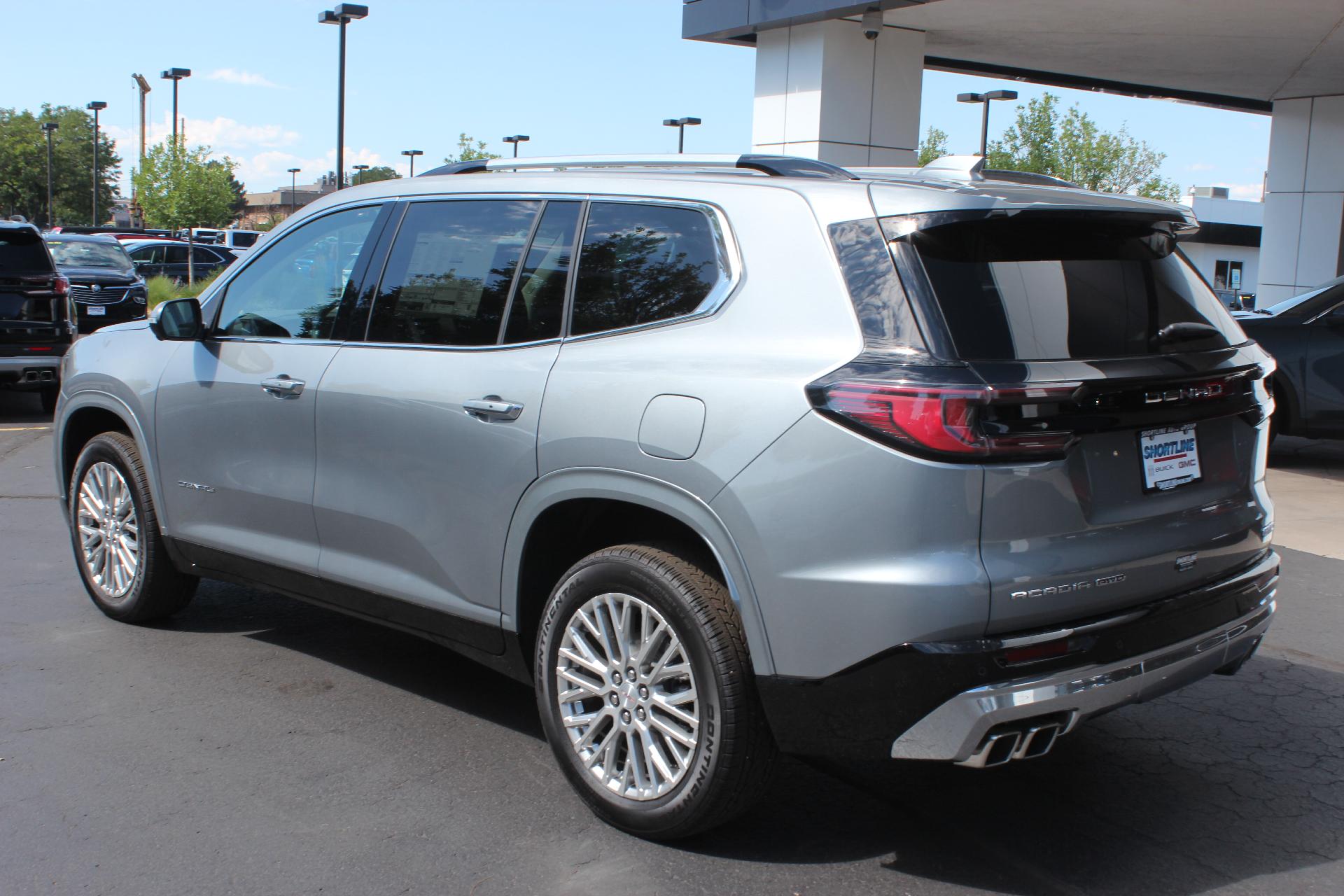 2024 GMC Acadia Vehicle Photo in AURORA, CO 80012-4011