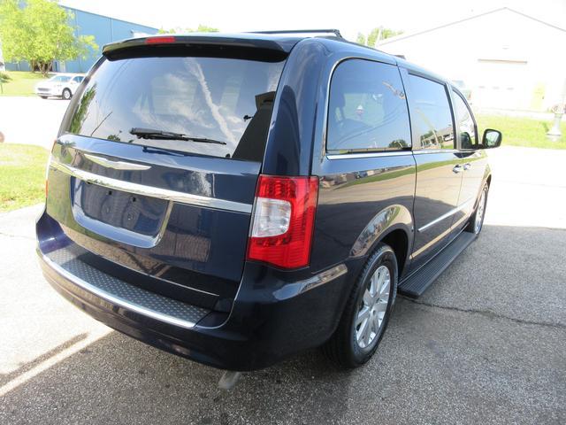 2015 Chrysler Town & Country Vehicle Photo in ELYRIA, OH 44035-6349