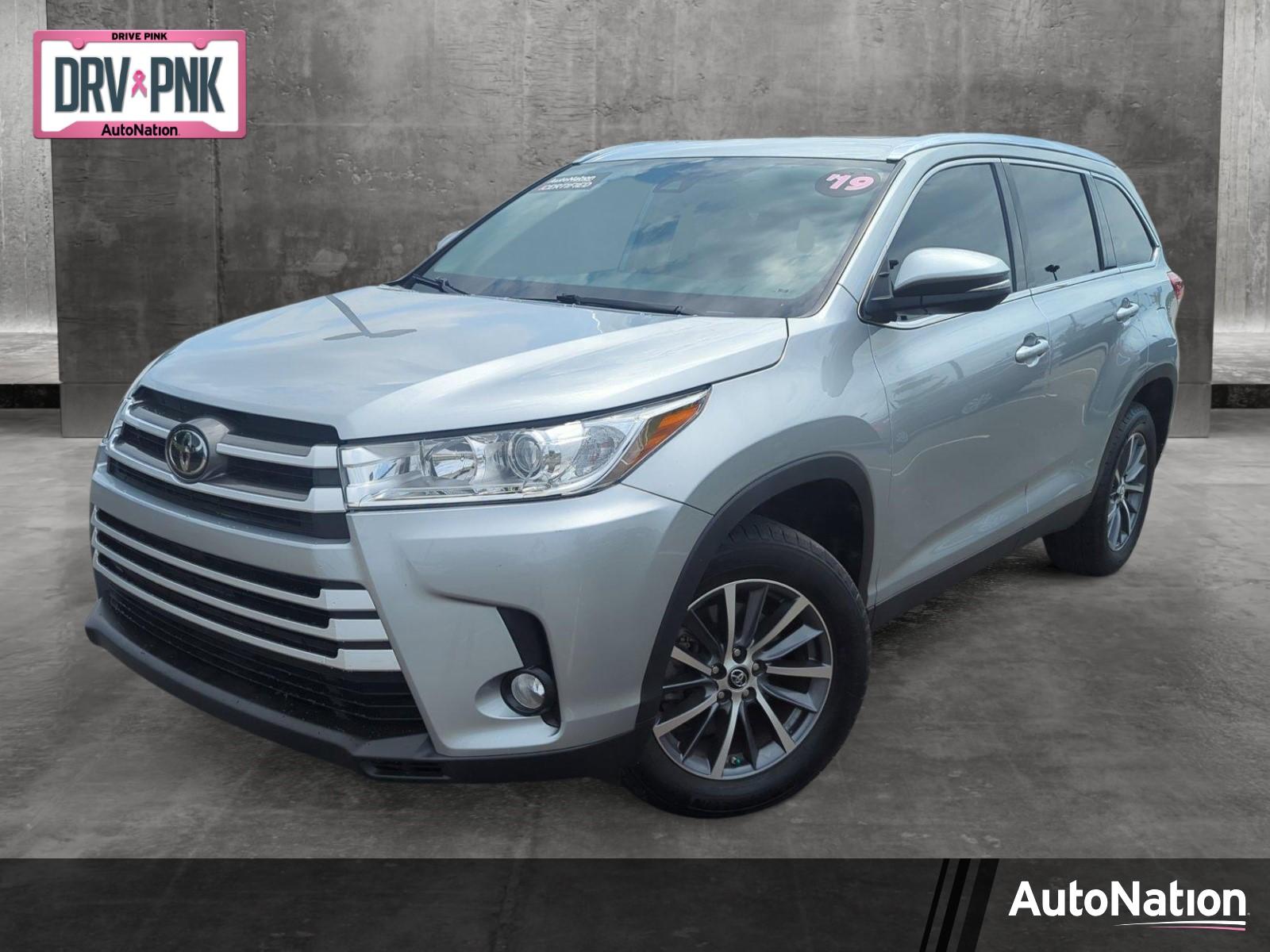 2019 Toyota Highlander Vehicle Photo in Memphis, TN 38125