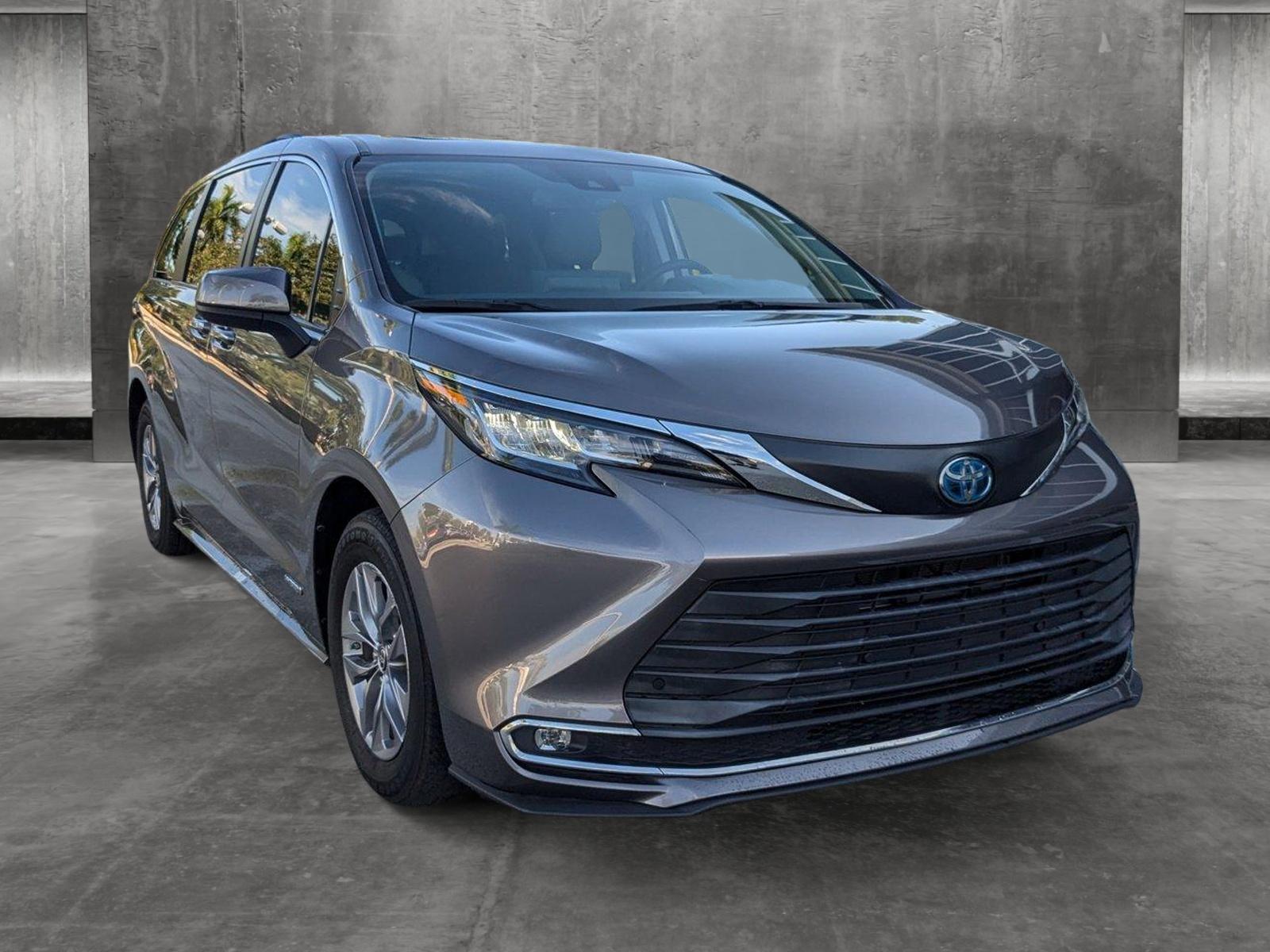 2021 Toyota Sienna Vehicle Photo in Miami, FL 33169