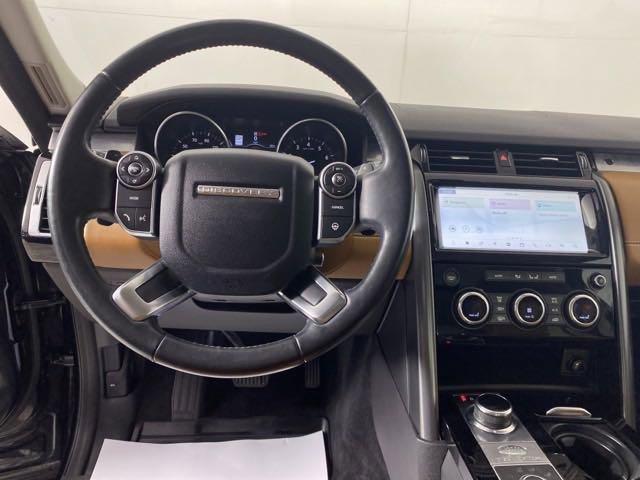 2017 Land Rover Discovery Vehicle Photo in MEDINA, OH 44256-9001