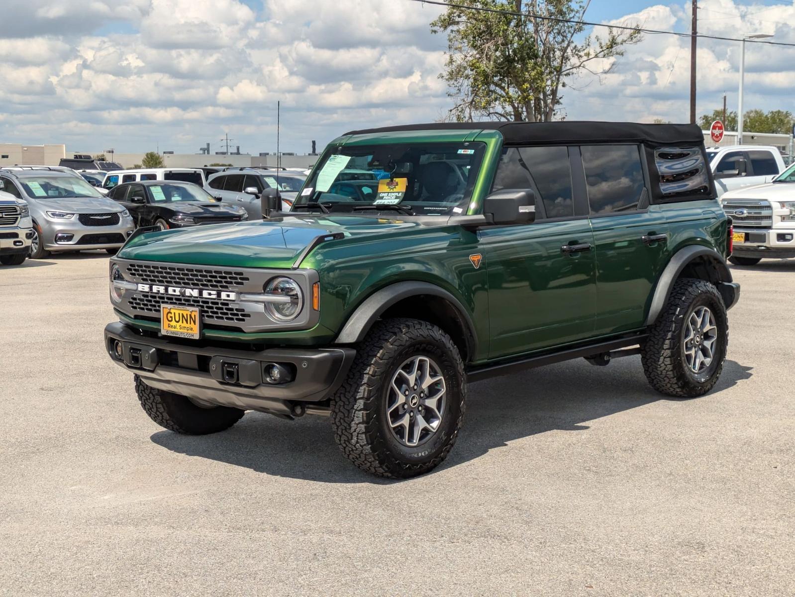 2023 Ford Bronco Vehicle Photo in Seguin, TX 78155