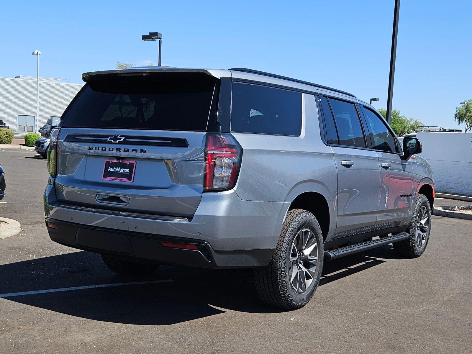 2024 Chevrolet Suburban Vehicle Photo in PEORIA, AZ 85382-3715