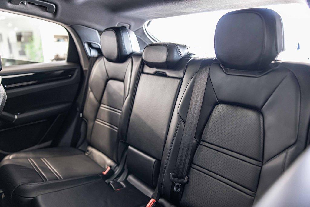 2021 Porsche Cayenne Vehicle Photo in Saint Charles, IL 60174