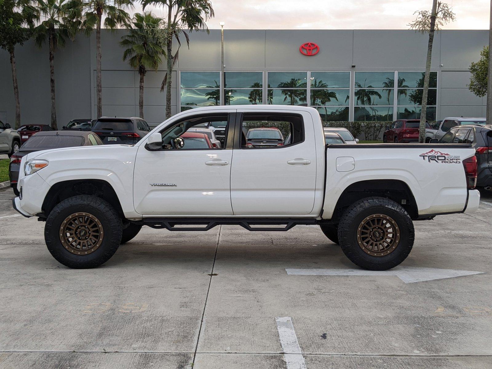 2019 Toyota Tacoma 2WD Vehicle Photo in Davie, FL 33331