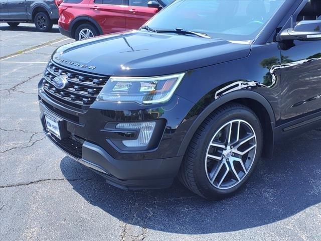 2017 Ford Explorer Vehicle Photo in Saint Charles, IL 60174